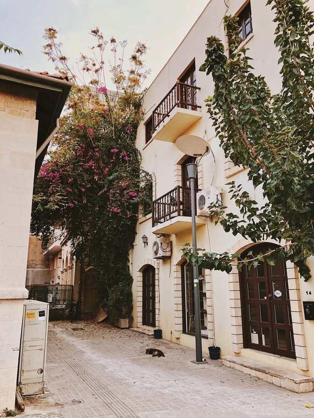 The small city streets are one of the similarities to Malta when renting property in Cyprus